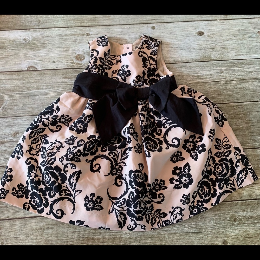 Jillian Closet infant dress
